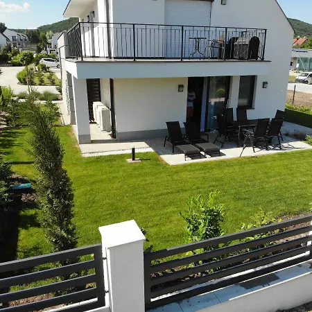 Kis Kapor Apartman * Balatonfured